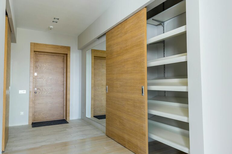 Simple Ways to Organize Your Entryway for a Tidy Home